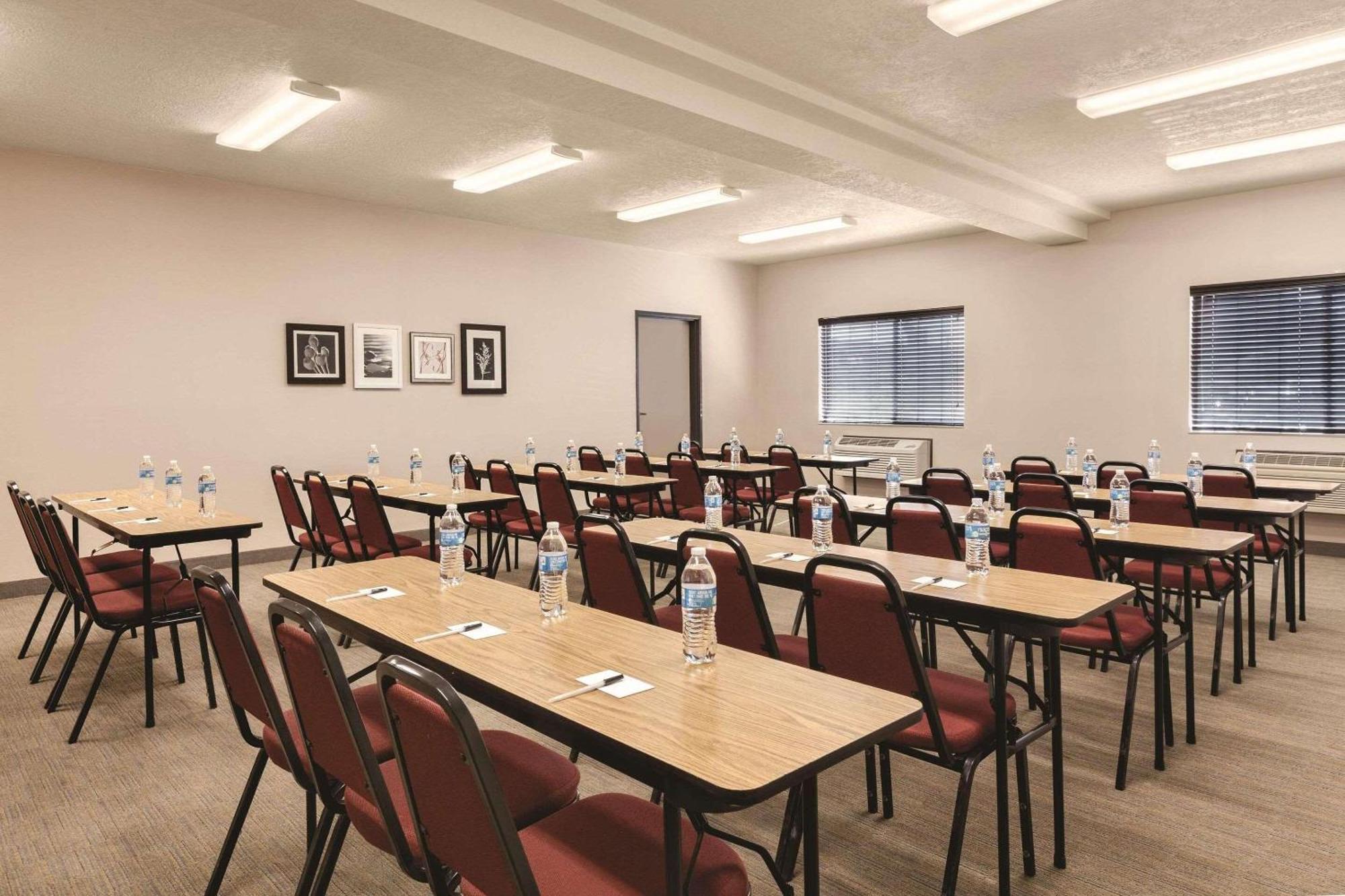 Country Inn & Suites By Radisson, Prineville, Or Eksteriør bilde